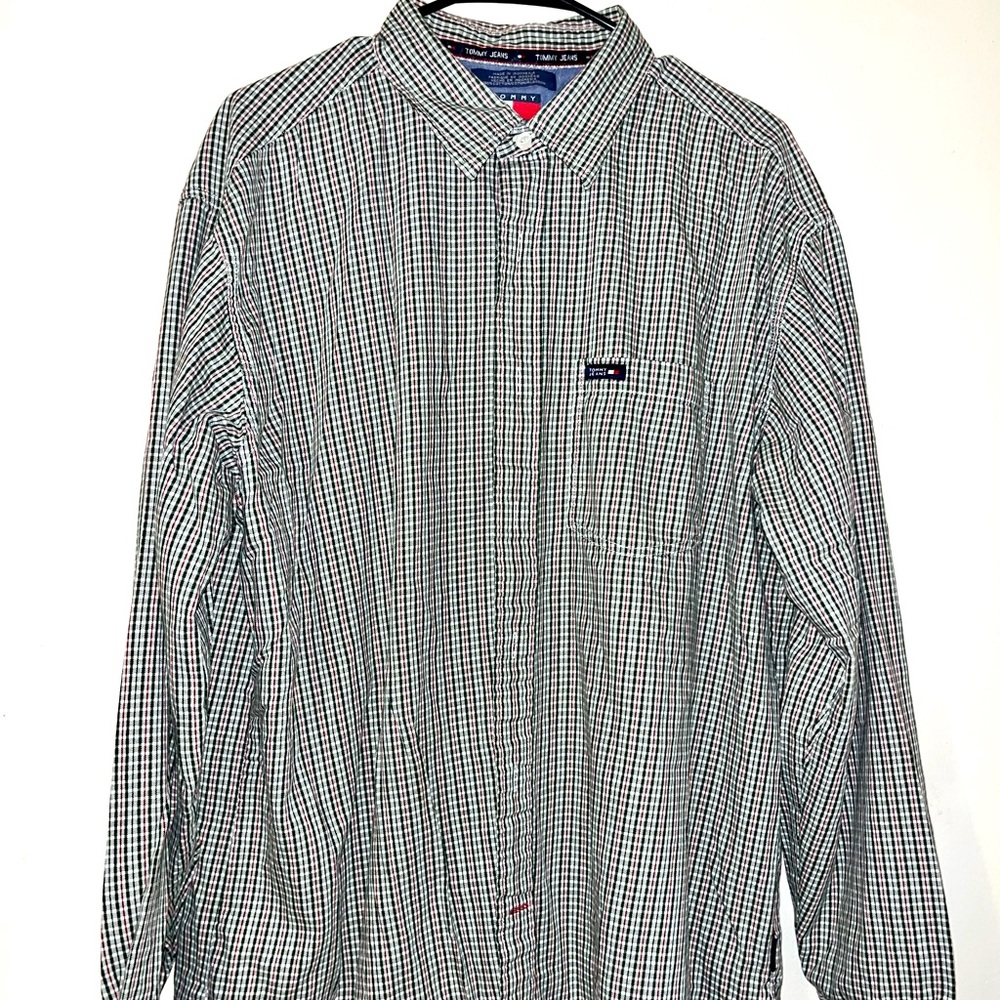Tommy Hilfiger Men's Long Sleeve Casual Button-Down Shirt in Classic Fit
